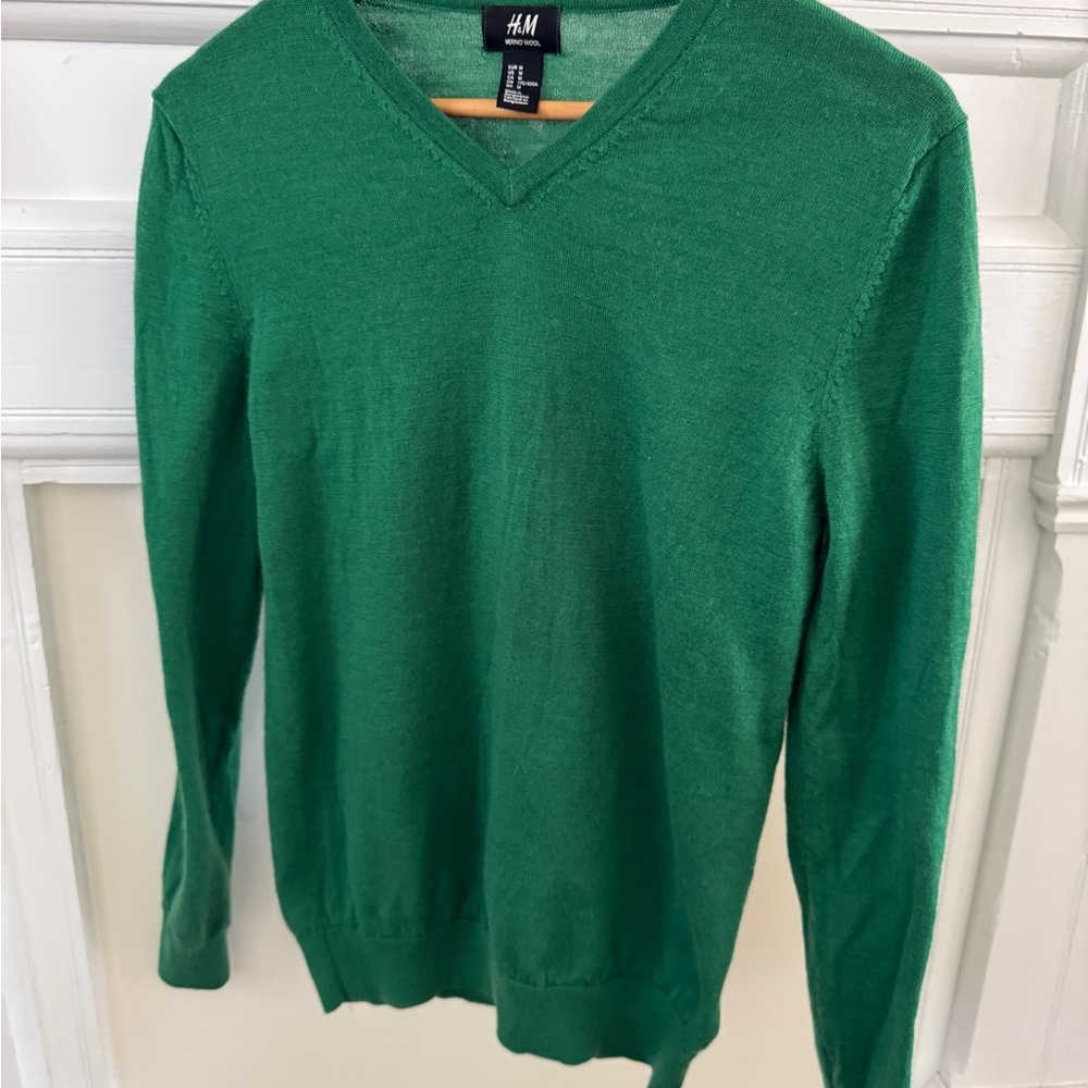 H&M Men's Green V-Neck Sweater